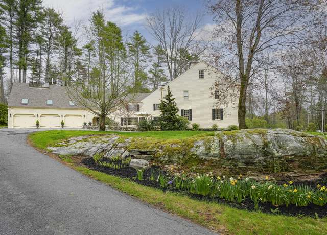 Property at 165 Falmouth Rd, Falmouth, ME 04105, 5 beds, 3.5 baths