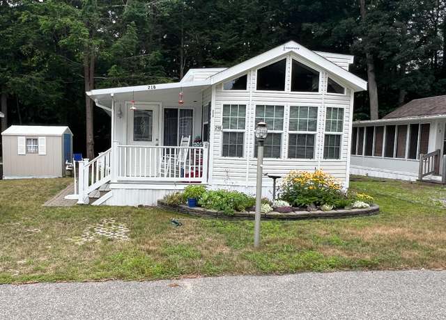 Property at 430 Post Rd #218, Wells, ME 04090, 1 bed, 1 bath