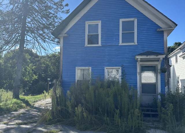 Property at 29 Carey Ln, Waterville, ME 04901, 3 beds, 1.5 baths
