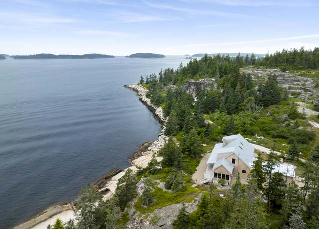 Property at 86 City Point Rd, Vinalhaven, ME 04863, 3 beds, 2.5 baths