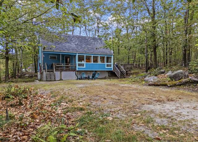 Property at 40 Highpoint Dr, Frye Island, ME 04071, 5 beds, 1 bath