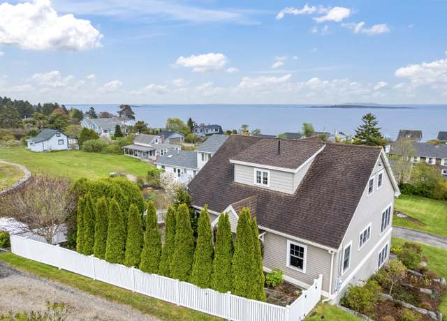 Property at 27 Oceanside Rd, Harpswell, ME 04079, 2 beds, 2.5 baths