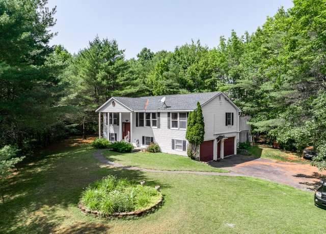 Property at 148 Mountain View Dr, Hermon, ME 04401, 3 beds, 2.5 baths