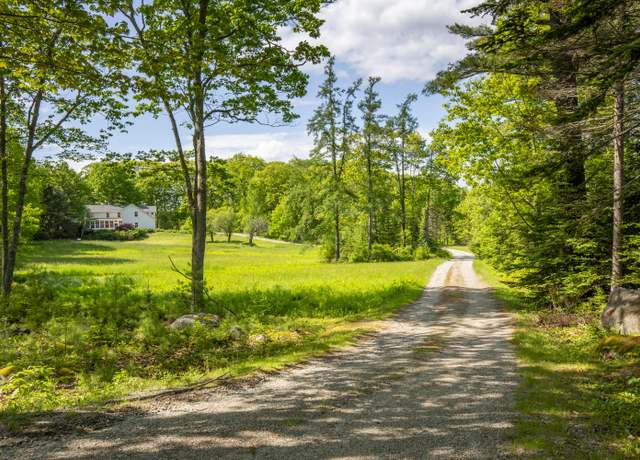 Property at 565 Bagaduce Rd, Brooksville, ME 04617, 4 beds, 3 baths
