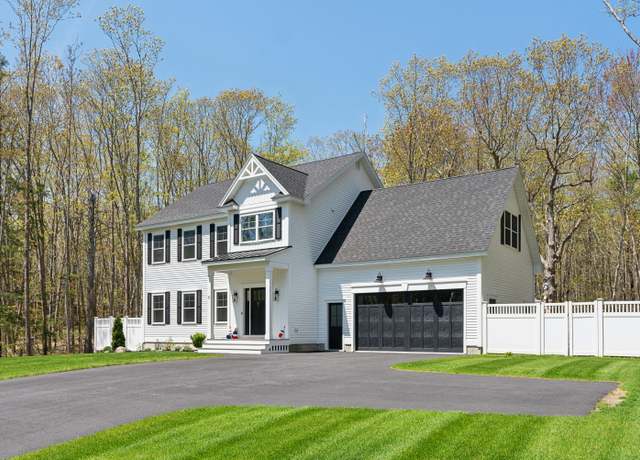 Property at 6 Roberts Ln, Kennebunkport, ME 04046, 3 beds, 2.5 baths