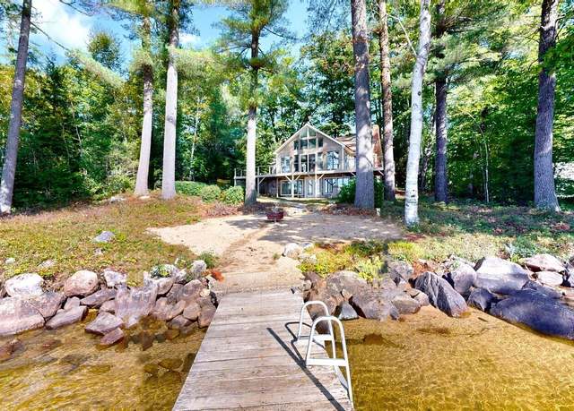 Property at 284 Mountain View Pines Rd, Lovell, ME 04051, 5 beds, 4 baths