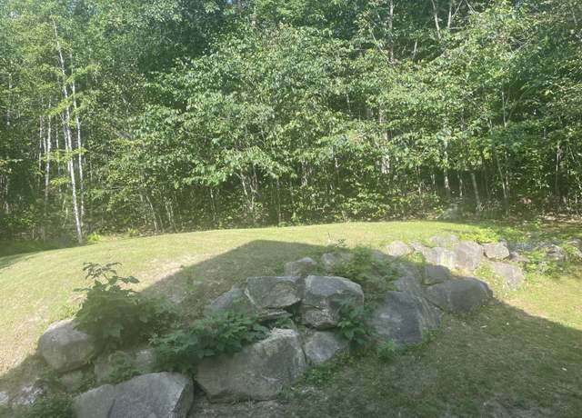 Property at 41 Lakeview Dr, Naples, ME 04055, 3 beds, 2.5 baths