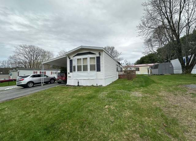 Property at 14 Autumn Ln, Lewiston, ME 04240, 2 beds, 2 baths