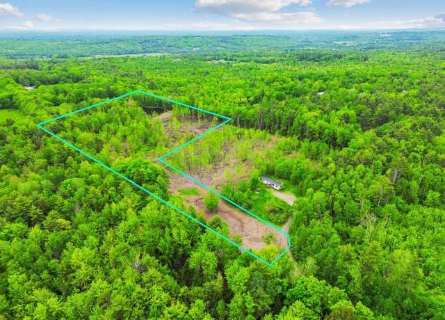 Property at 6 Hooper Ln, Fairfield, ME 04937