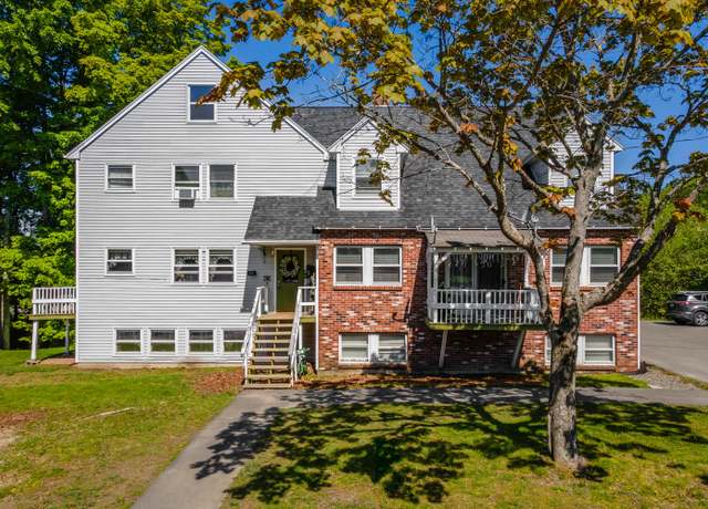Property at 135 Glenwood Dr, Bangor, ME 04401, 8 beds, 5.5 baths