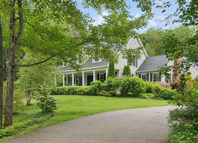 Property at 8 Washington Ct, Kennebunkport, ME 04046, 4 beds, 2.5 baths