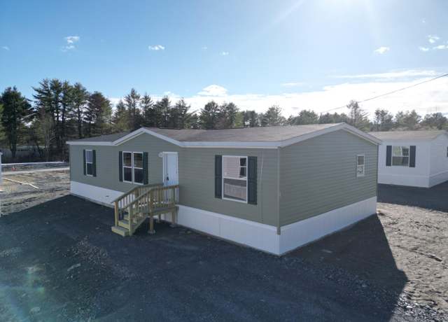 Property at 26 Amelia Ln, Waterville, ME 04901, 3 beds, 2 baths
