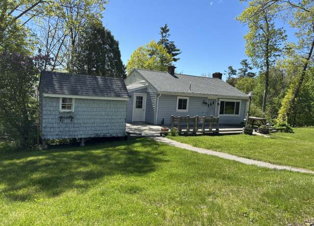 Property at 16 Bayview Rd, Falmouth, ME 04105, 2 beds, 2 baths