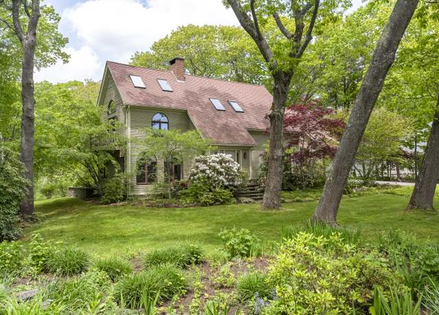 Property at 298 Ocean Ave, Kennebunkport, ME 04046, 3 beds, 2.5 baths