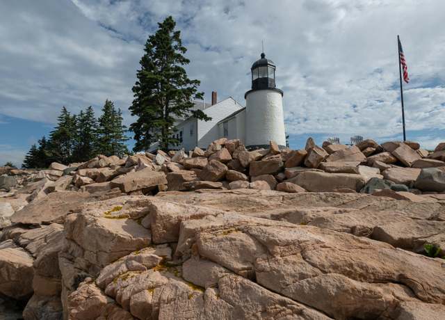 Property at 1 Mark Is, Winter Harbor, ME 04693, 3 beds, 2.5 baths