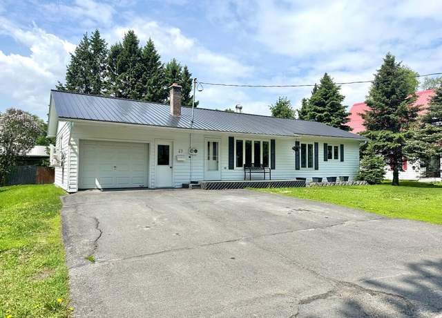 Property at 29 Page Ave, Fort Kent, ME 04743, 4 beds, 2 baths
