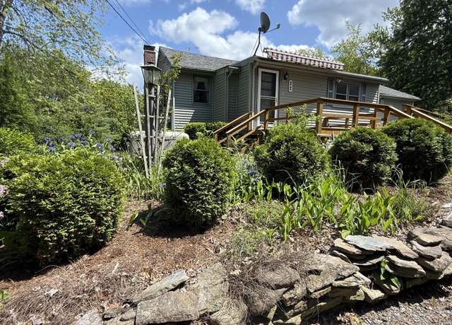 Property at 22 Sand Hill Rd, Wiscasset, ME 04578, 3 beds, 1 bath