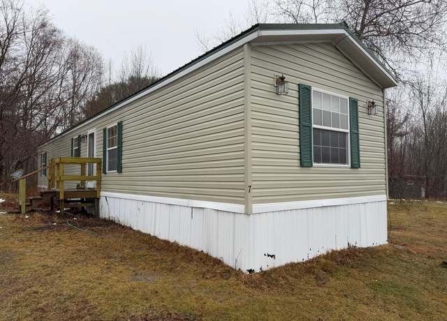 Property at 7 Kings Park Way, Mount Desert, ME 04660, 2 beds, 1.5 baths