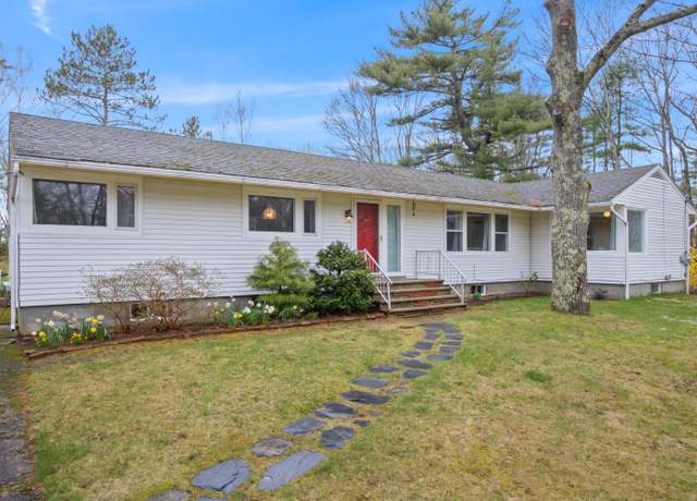 Property at 447 Wiscasset Rd, Boothbay, ME 04537, 2 beds, 2 baths
