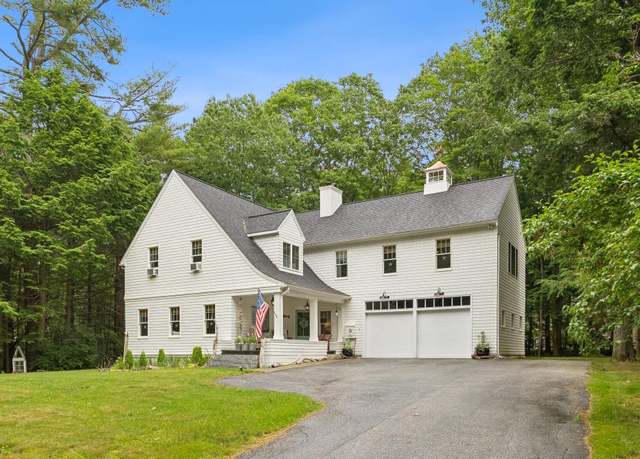 Property at 2 Valley Ave, Falmouth, ME 04105, 4 beds, 2.5 baths