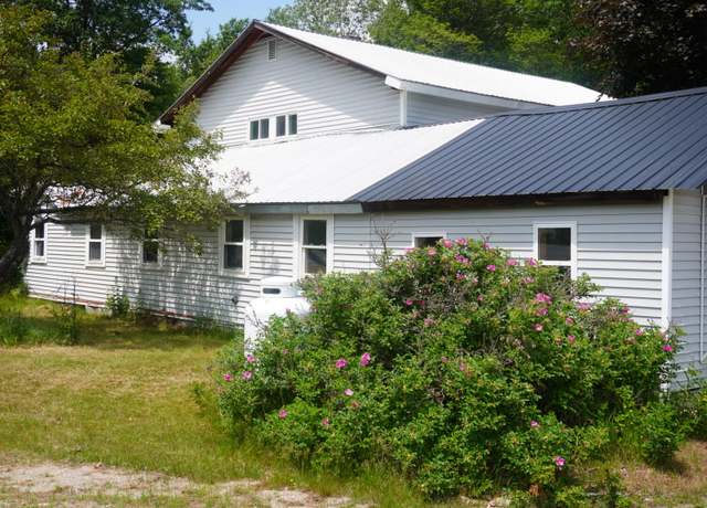 Property at 1047 Valley Rd, Waterford, ME 04088, 6 beds, 3 baths