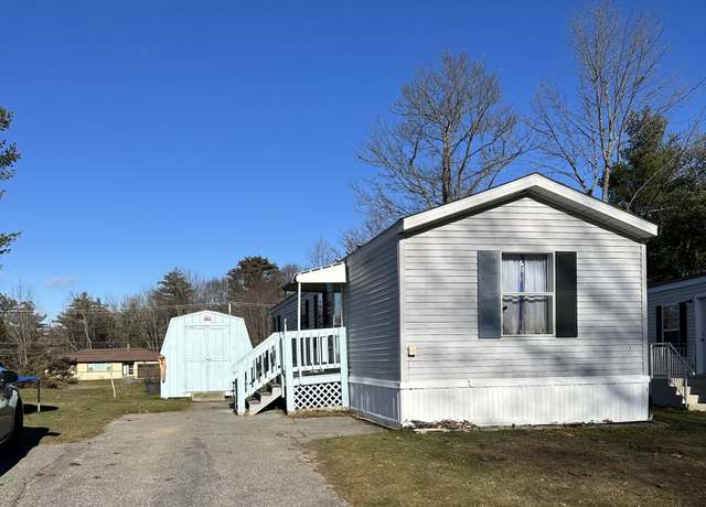 Property at 9 Autumn Ln, Lewiston, ME 04240, 2 beds, 1 bath
