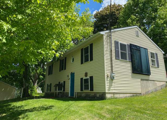 Property at 131 Cottage St, Lewiston, ME 04240, 1 bed, 1.5 baths