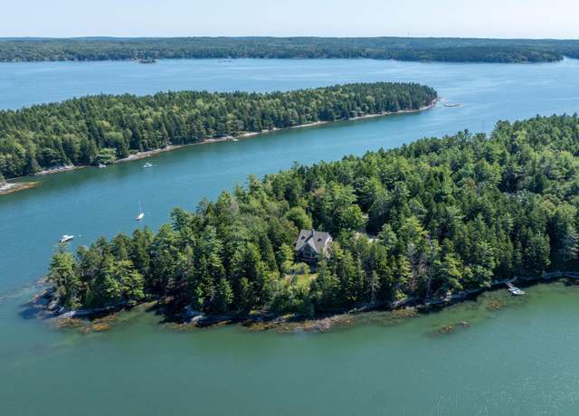 Property at 93 Governors Point Rd, Harpswell, ME 04079, 6 beds, 3.5 baths