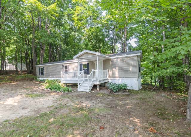 Property at 65 High St, Buckfield, ME 04220, 2 beds, 1.5 baths