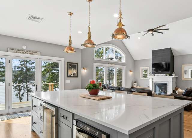 Property at 258 Gun Point Rd, Harpswell, ME 04079, 4 beds, 3.5 baths
