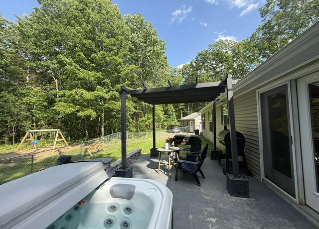 Property at 84 Coyote Ridge Dr, Vassalboro, ME 04989, 3 beds, 2 baths
