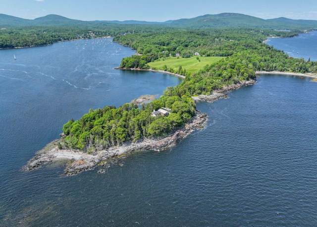 Property at 80 Hayfield Way, Rockport, ME 04856, 6 beds, 4 baths