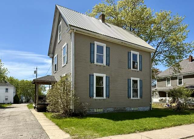 Property at 68 Washington St, Eastport, ME 04631, 2 beds, 1 bath