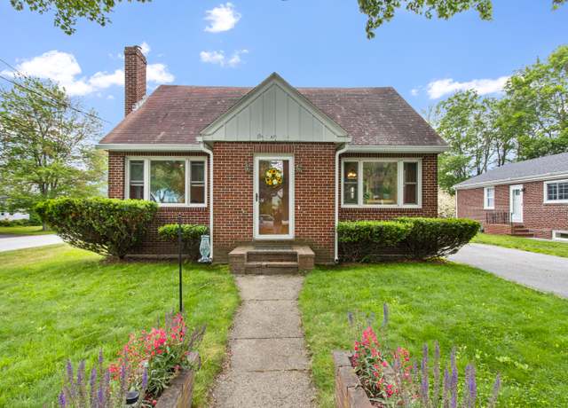Property at 101 E Kidder St, Portland, ME 04103, 3 beds, 2.5 baths