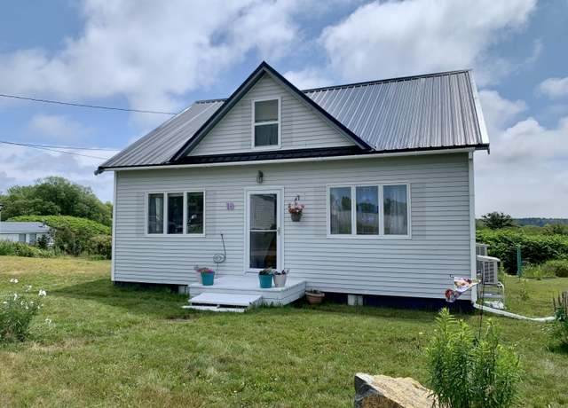Property at 18 South St, Lubec, ME 04652, 4 beds, 1 bath