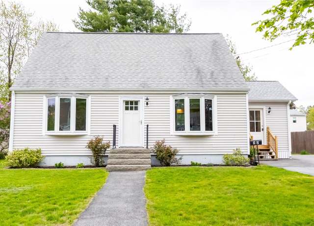 Property at 22 Penn Ave, Portland, ME 04103, 3 beds, 1.5 baths