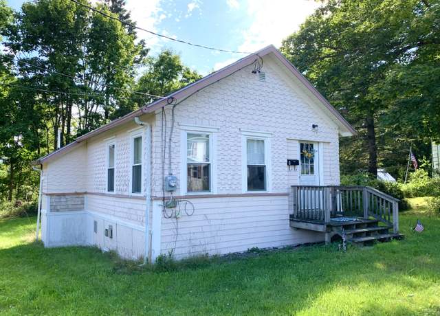 Property at 4 Hawkes Ave, Eastport, ME 04631, 1 bed, 1 bath
