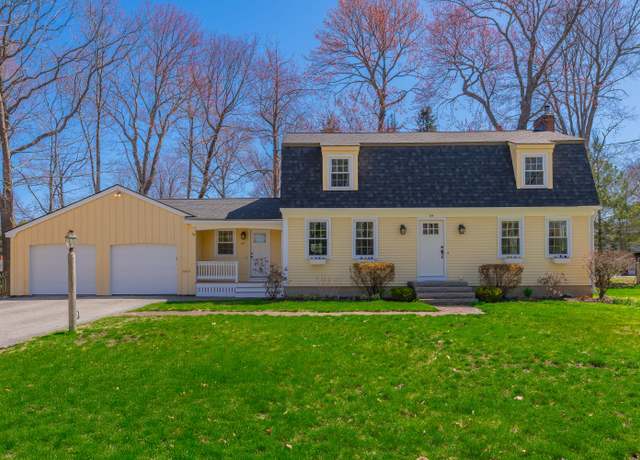 Property at 64 Brentwood Rd, Cape Elizabeth, ME 04107, 4 beds, 2.5 baths