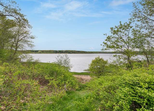 Property at 27 Greenway Dr, Falmouth, ME 04105