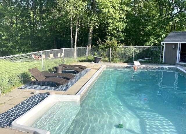 Property at 96 Alderwood Rd, Auburn, ME 04210, 3 beds, 1 bath