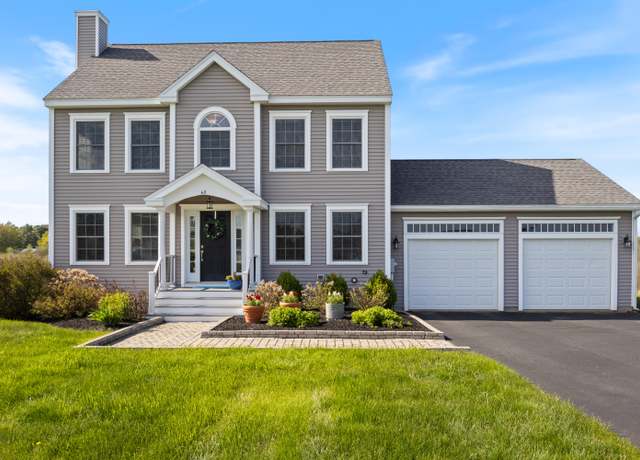 Property at 42 Snowberry Dr, Gorham, ME 04038, 3 beds, 2.5 baths