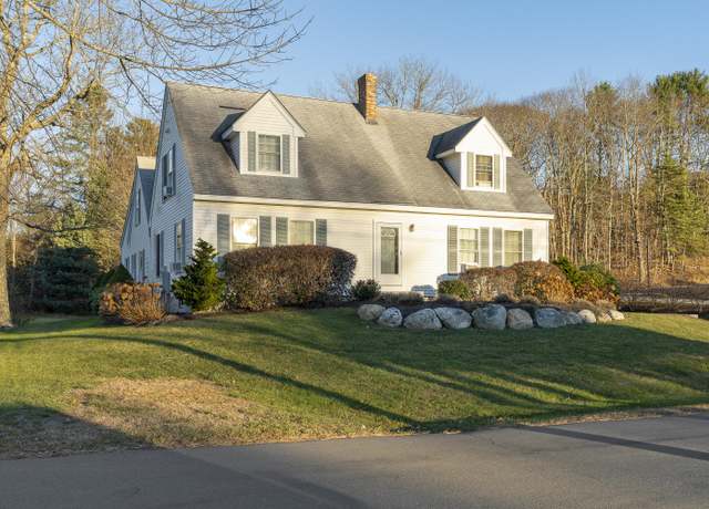 Property at 17 Common Dr, Boothbay, ME 04537, 4 beds, 3 baths