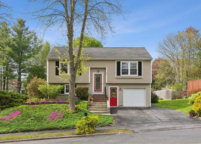 Property at 171 Regan Ln, Portland, ME 04103, 3 beds, 1.5 baths