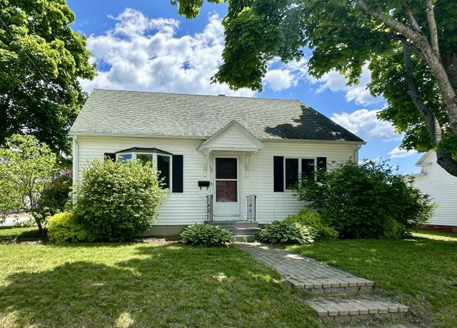 Property at 52 Rideout Ave, Lewiston, ME 04240, 3 beds, 1 bath