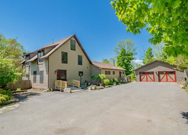 Property at 31 Corinth Rd, Garland, ME 04939, 3 beds, 2.5 baths