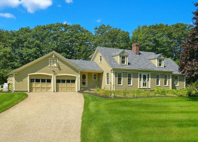 Property at 102 Old Lisbon Rd, Topsham, ME 04086, 3 beds, 2.5 baths