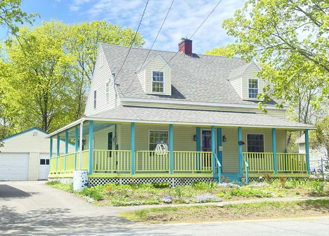 Property at 128 Fern St, Bangor, ME 04401, 3 beds, 2.5 baths