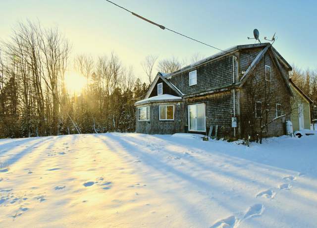 Property at 378 Back Bay Rd, Milbridge, ME 04658, 4 beds, 1.5 baths