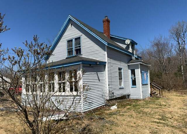 Property at 52 Elm St, Milo, ME 04463, 3 beds, 1 bath