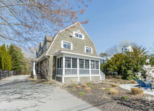 Property at 61 Fletcher St, Kennebunk, ME 04043, 9 beds, 9.5 baths